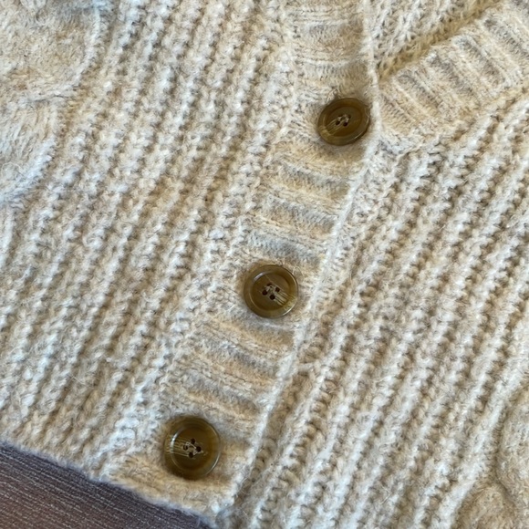 Urban Outfitters Cozy Alpaca Cable Knit Cropped Sweater - Picture 10 of 10